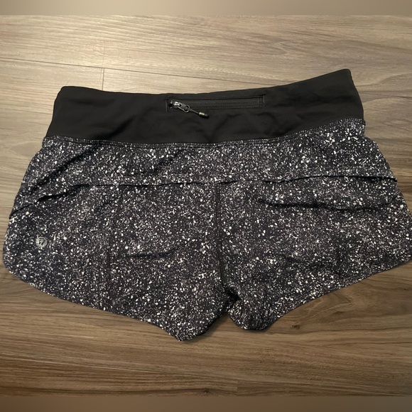 Lululemon Run Times Short Mini Splatter White Black size 4 - Picture 1 of 8